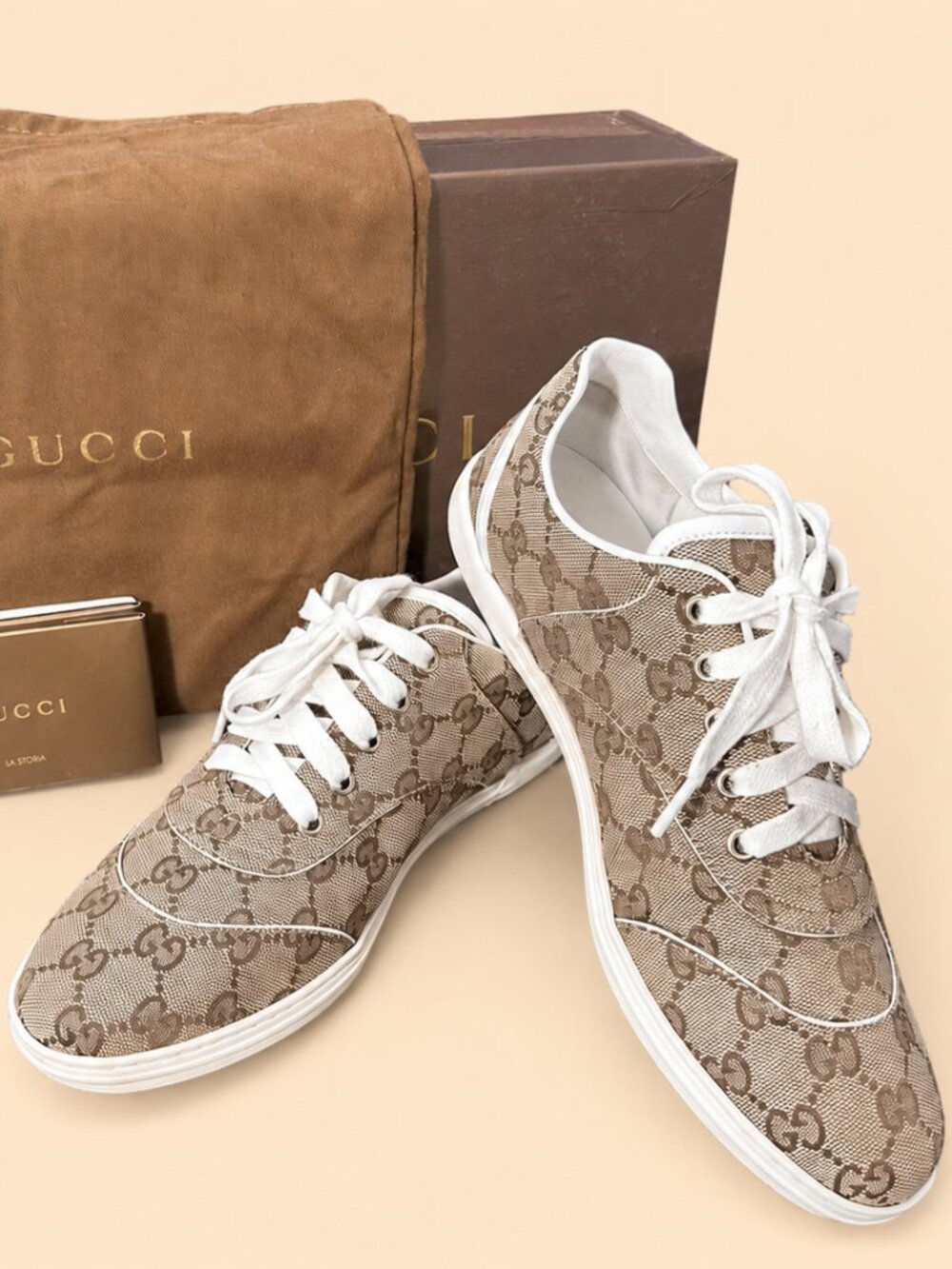 Gucci Leather Sneakers Tennis Shoes EU39 (US 8.5) Size like new